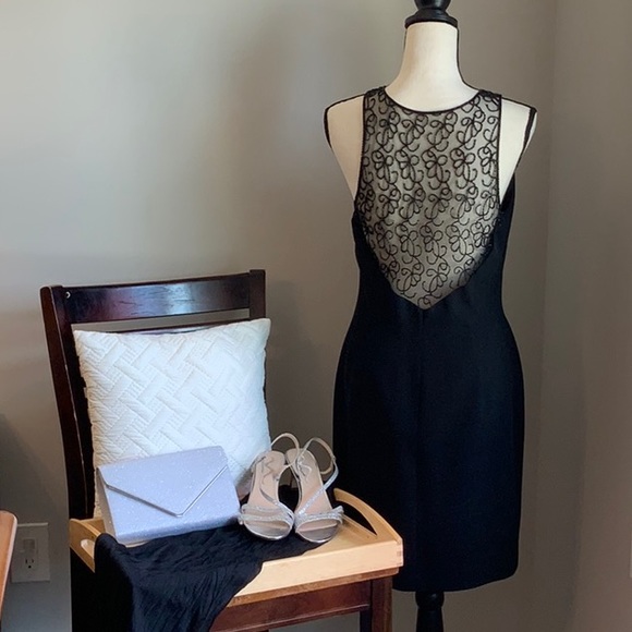 Laundry by Shelli Segal sleeveless crepe dress with beaded back. - Picture 4 of 4